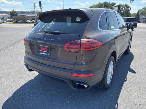 2016 Porsche Cayenne Base