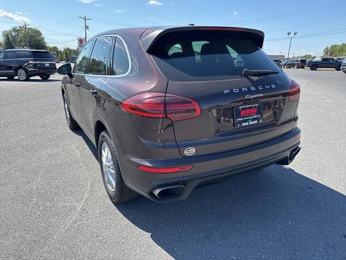 2016 Porsche Cayenne Base