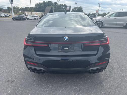 2022 BMW 750 i xDrive