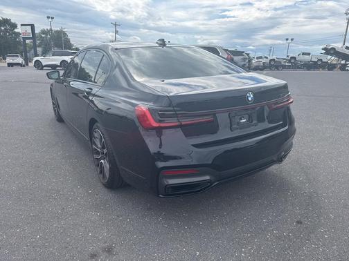 2022 BMW 750 i xDrive