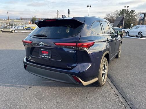 2021 Toyota Highlander Hybrid XLE