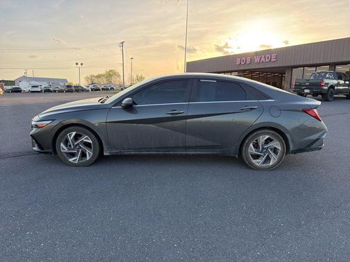 2024 Hyundai ELANTRA SEL