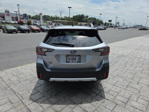 2022 Subaru Outback Limited XT