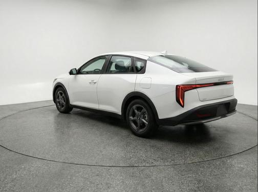Snow White Pearl 2025 Kia K4 LXS