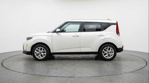 Snow White Pearl 2025 Kia Soul LX