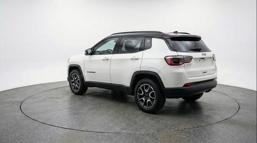 2025 Jeep Compass Trailhawk