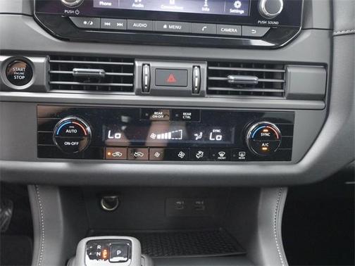 2025 Nissan Pathfinder S