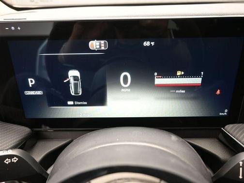 2t Wht Blk Roof 2026 Nissan Kicks SR