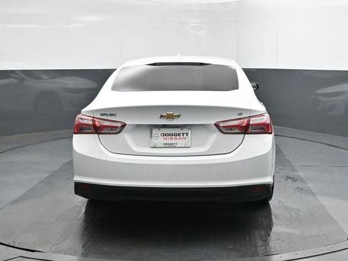 Summit White 2022 Chevrolet Malibu LT