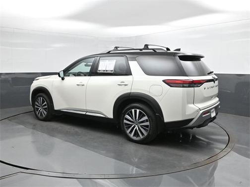 2022 Nissan Pathfinder Platinum
