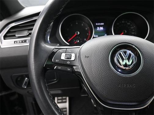 2021 Volkswagen Tiguan 2.0T SE R-Line Black