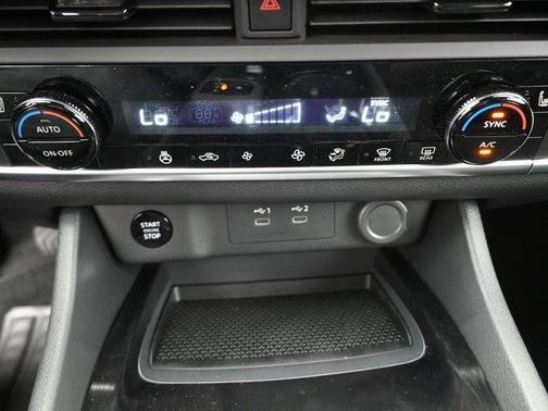 Everest White P 2026 Nissan Rogue SV