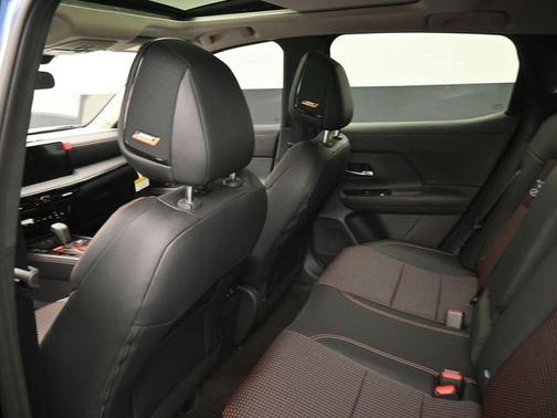 Deep Blue Pearl 2026 Nissan Kicks SR