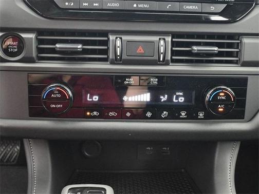 2025 Nissan Pathfinder S