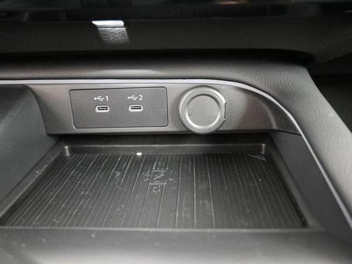 2t Emb Blk Roof 2026 Nissan Sentra SR
