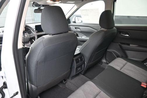 Everest White P 2026 Nissan Rogue SV