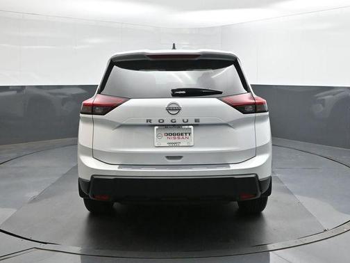 Everest White P 2026 Nissan Rogue SV