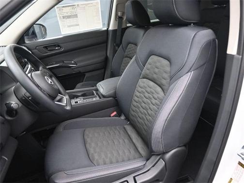 2025 Nissan Pathfinder S