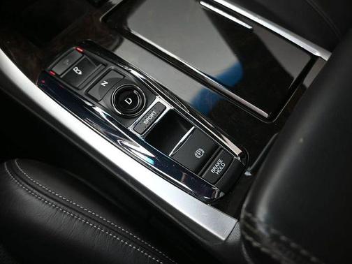 White 2018 Acura RLX Technology Package