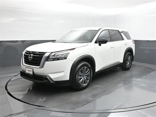 2025 Nissan Pathfinder S
