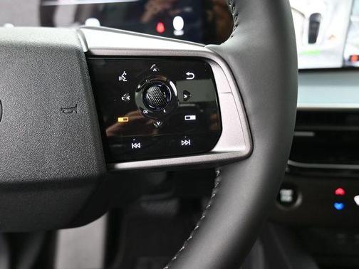 Everest White P 2026 Nissan Murano Platinum