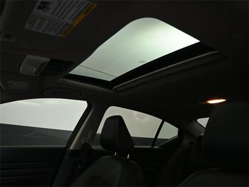 2022 Nissan Altima 2.0 SR