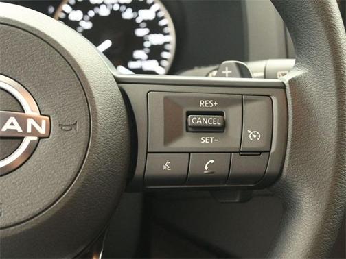 2025 Nissan Pathfinder S