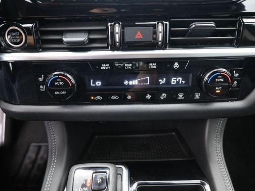 Black 2024 Nissan Pathfinder Platinum