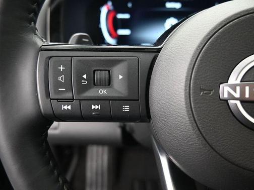 Black 2024 Nissan Pathfinder Platinum