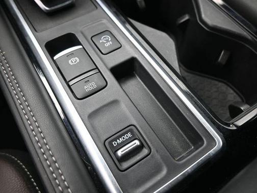 Black 2024 Nissan Pathfinder Platinum