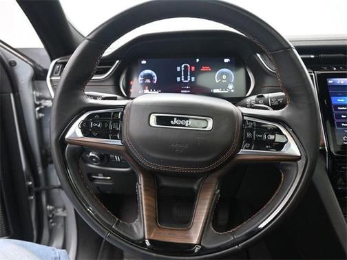 2022 Jeep Grand Cherokee Summit