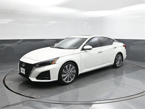 2025 Nissan Altima SL