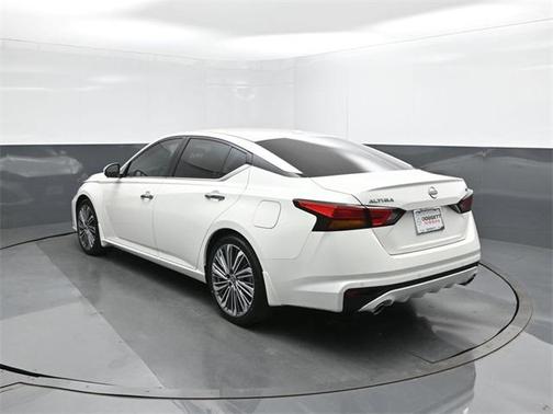 2025 Nissan Altima SL