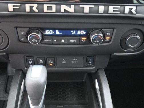 2025 Nissan Frontier SV