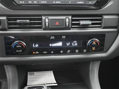 2025 Nissan Pathfinder S
