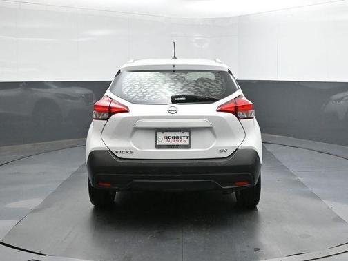 Aspen White 2019 Nissan Kicks SV