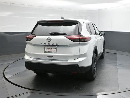 Everest White P 2026 Nissan Rogue SV