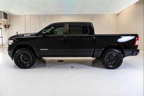 Diamond Black Crystal Pearlcoat 2023 RAM 1500 Big Horn/Lone Star
