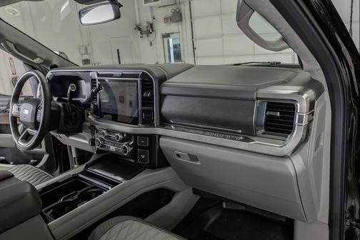 Agate Black Metallic 2026 Ford F-450 Platinum