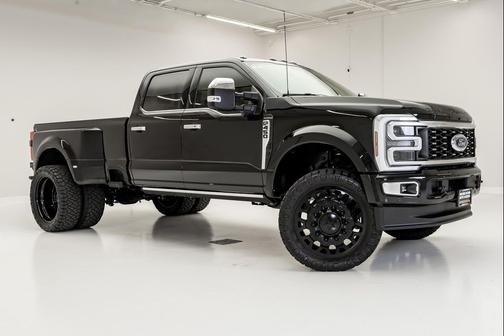 Agate Black Metallic 2026 Ford F-450 Platinum