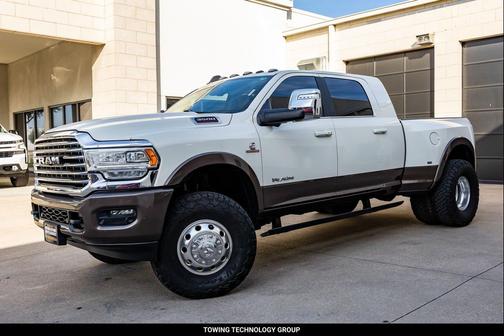 Pearl White/Walnut Brown Metallic Clear Coat 2024 RAM 3500 Longhorn