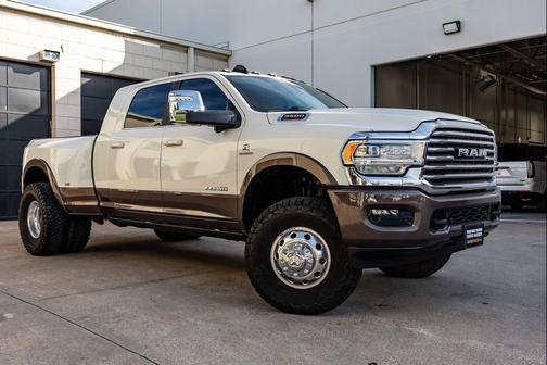 Pearl White/Walnut Brown Metallic Clear Coat 2024 RAM 3500 Longhorn