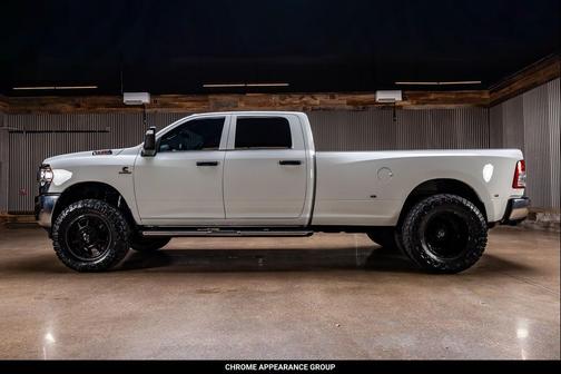Bright White Clearcoat 2024 RAM 3500 Tradesman Crew Cab 4x4 8' Box