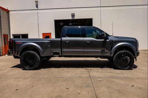 Carbonized Gray Metallic 2026 Ford F-450 Lariat