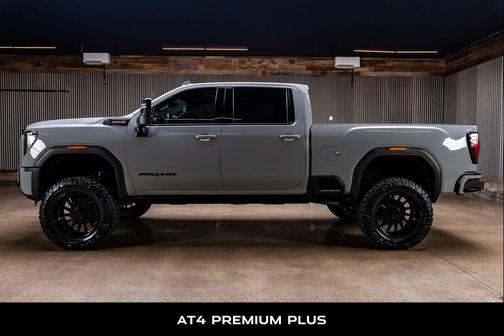 Thunderstorm Gray 2025 GMC Sierra 2500 AT4