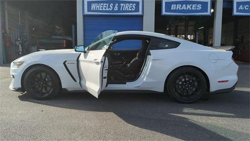 Photo 3 of 30 of 2016 Ford Shelby GT350 Base