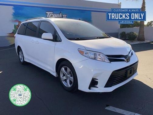 Photo 1 of 31 of 2018 Toyota Sienna