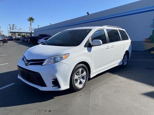 Photo 5 of 31 of 2018 Toyota Sienna