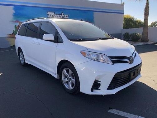 Photo 2 of 31 of 2018 Toyota Sienna