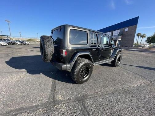 Photo 4 of 28 of 2021 Jeep Wrangler Unlimited Sahara